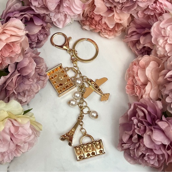 Stunning Airplane Eiffel Tower Travel Bag Keychain Charm - Picture 13 of 16